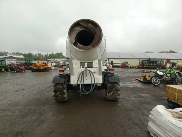 Lot# 414808 - 2017 Fiori DB 560T Mixer Cement Truck - Image 4