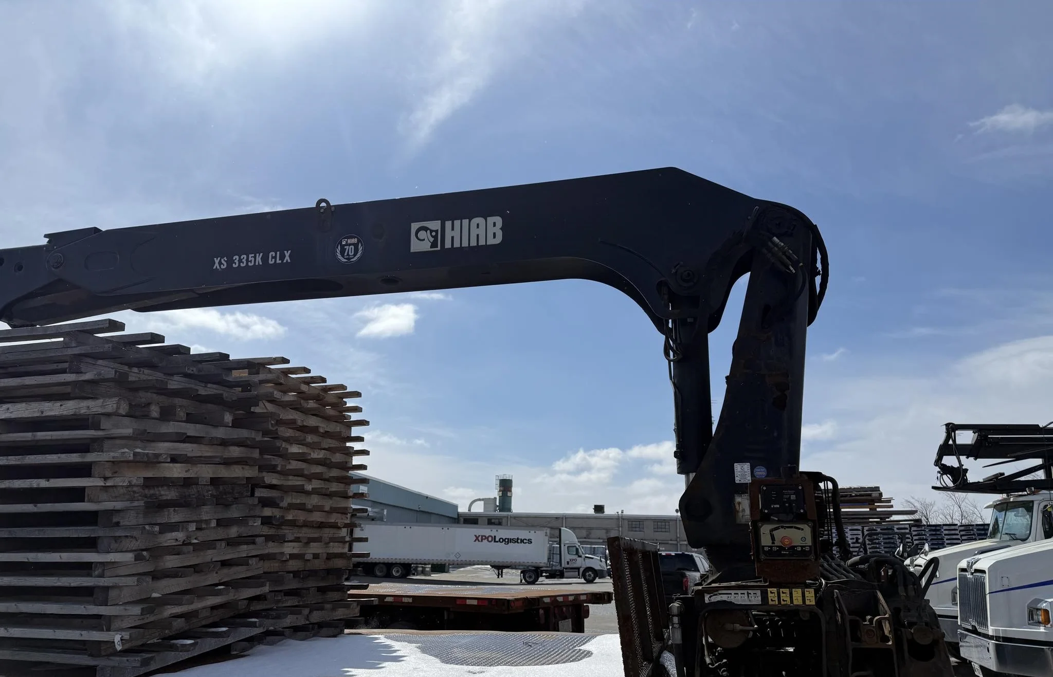 2015 Kenworth T880 W/ A Hiab 335K CLX Crane