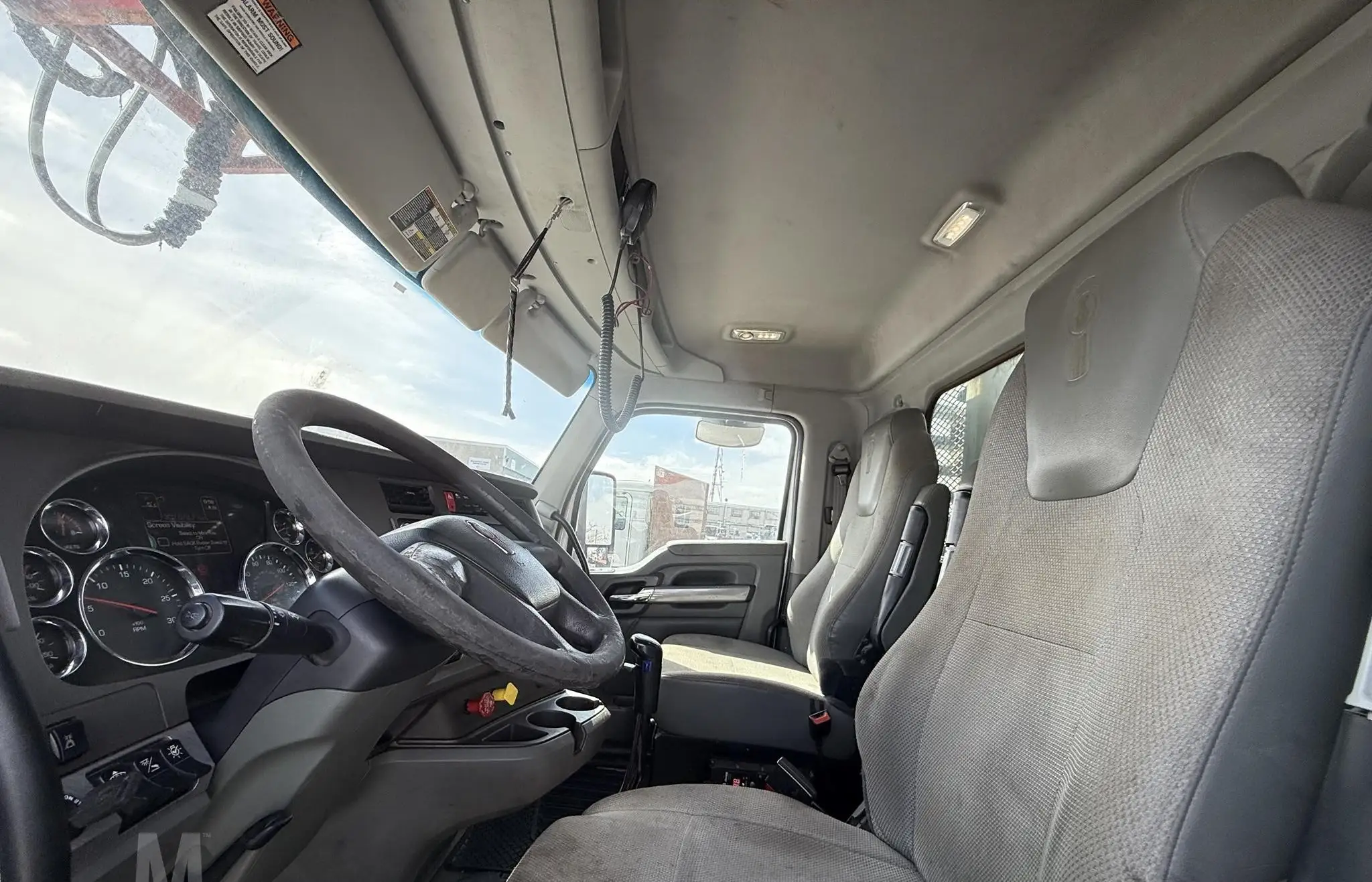 2015 Kenworth T880 W/ A Hiab 335K CLX Crane